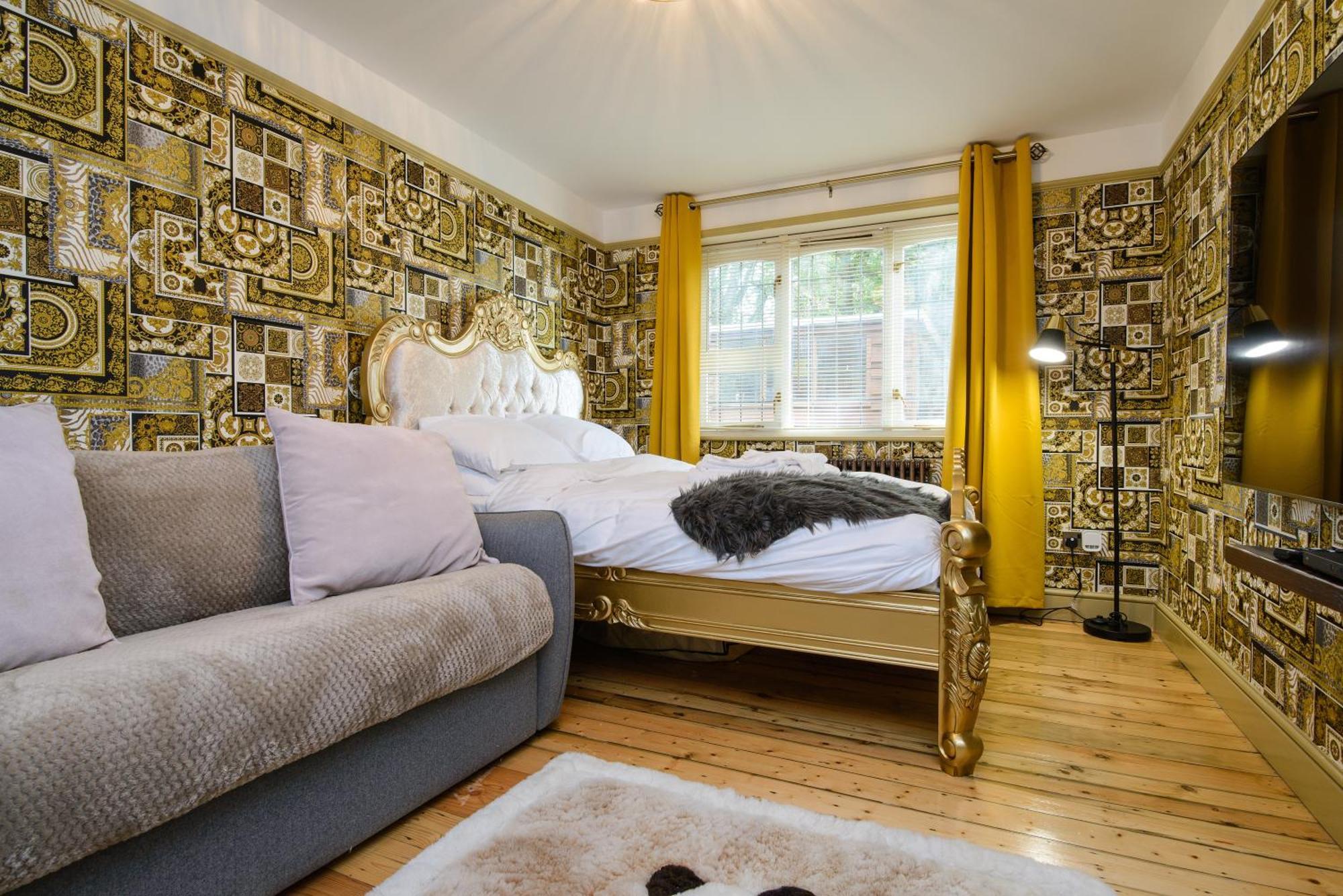 Deluxe 4 Or 5 Bed House With Hot Tub, Cinema Room Sleeps 15 Saffron Walden Exterior foto